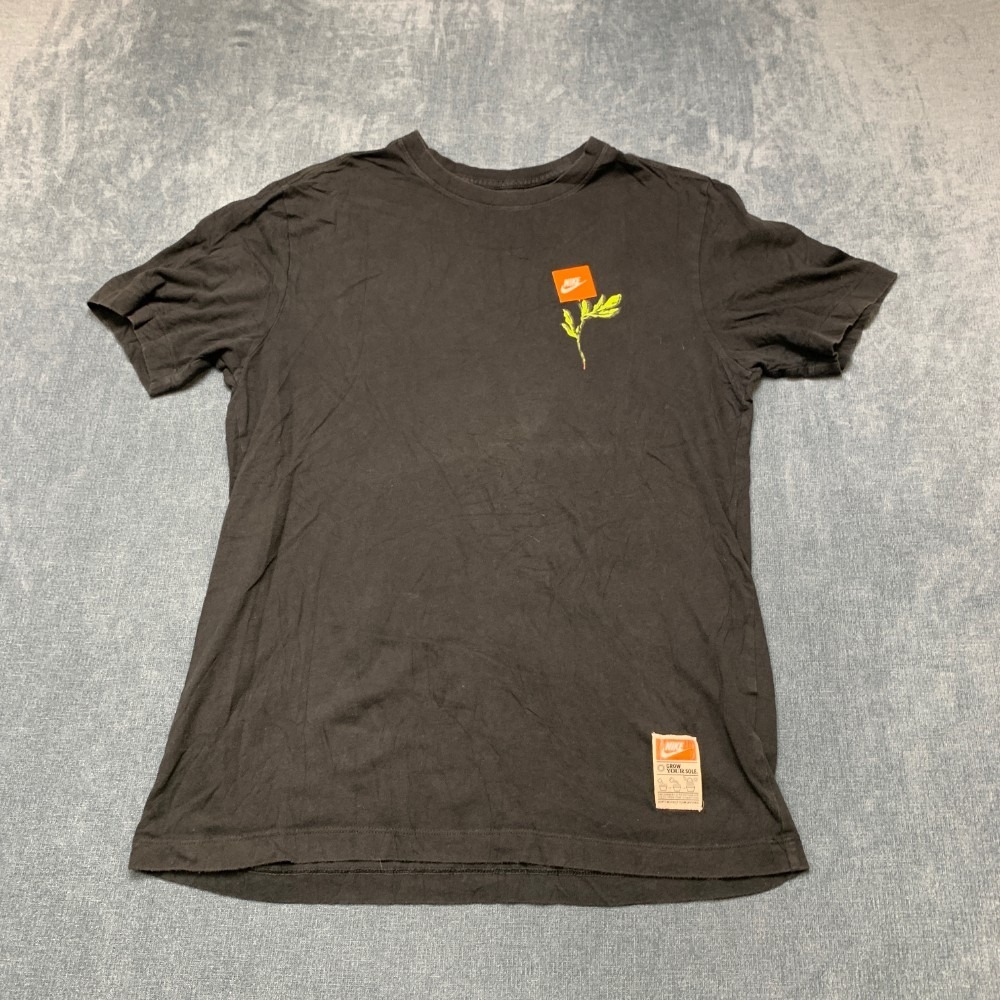 Nike T Shirt Mens Medium Black Swoosh Logo Print Trail Everyday Wear Preppy Tee
